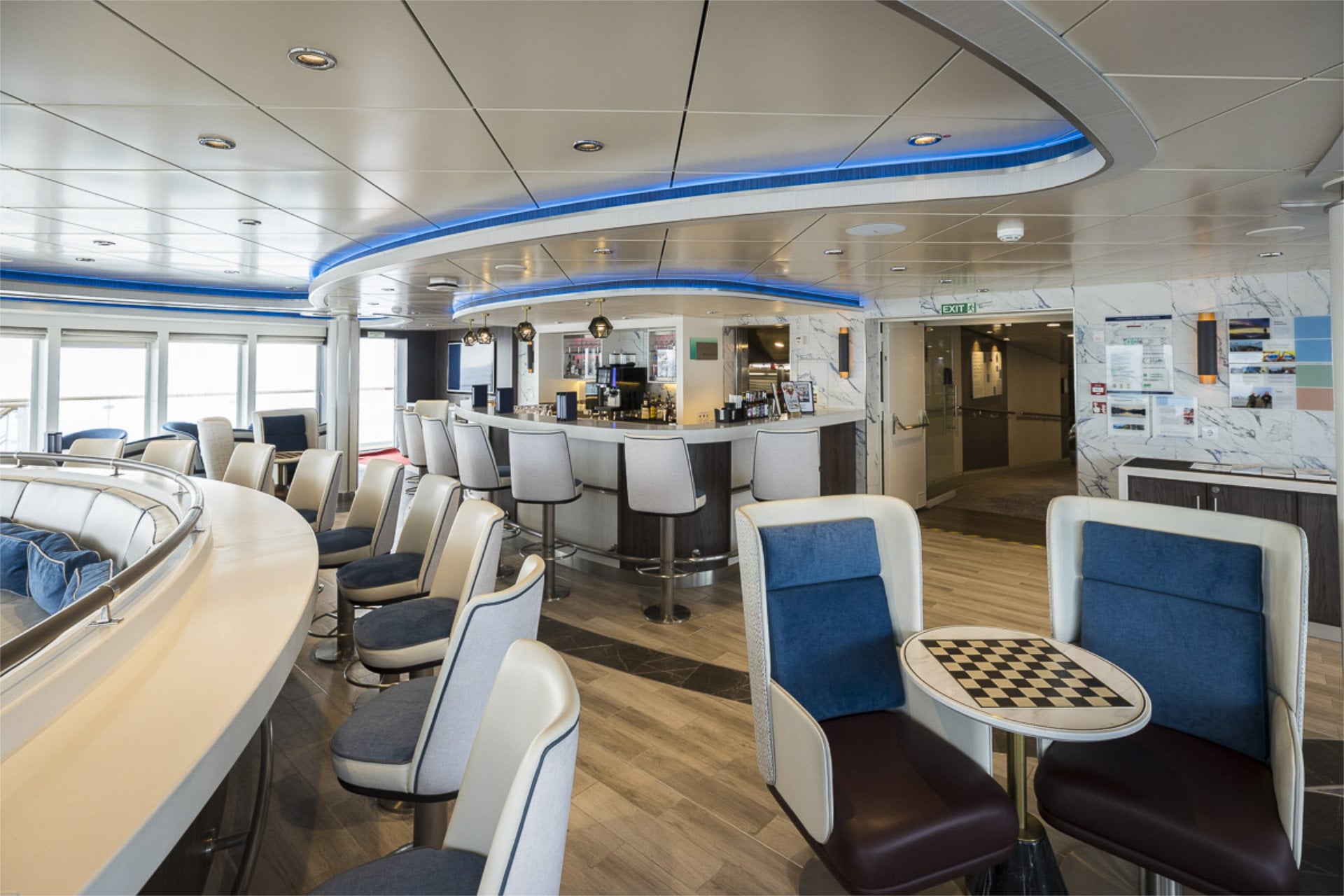 Sylvia_Earle_-_Bar_Richard_IAnson