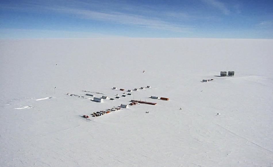 Auf der Suche nach dem Ã¤ltesten Eis werden Forscher Little Dome C genauer unter die Lupe nehmen. Little Dome C liegt 50 km von der franzÃ¶sisch-italienischen Station Concordia entfernt, wo sich Dome C befindet. Hier wurde der bislang lÃ¤ngste Eiskern gebohrt.